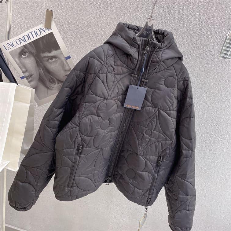 LOUIS VUITTON REVERSIBLE MONOGRAM PUFFER JACKET – LVC016