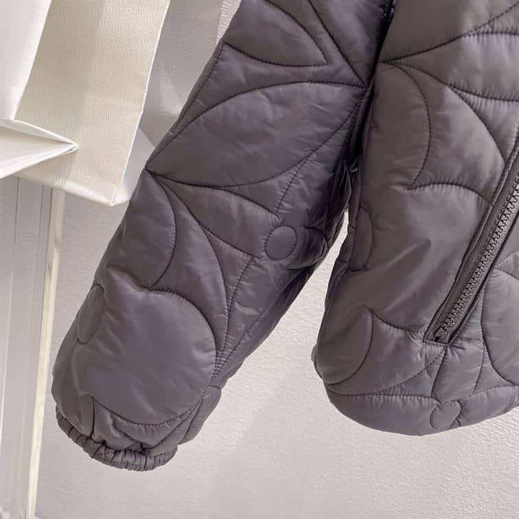 LOUIS VUITTON REVERSIBLE MONOGRAM PUFFER JACKET – LVC016