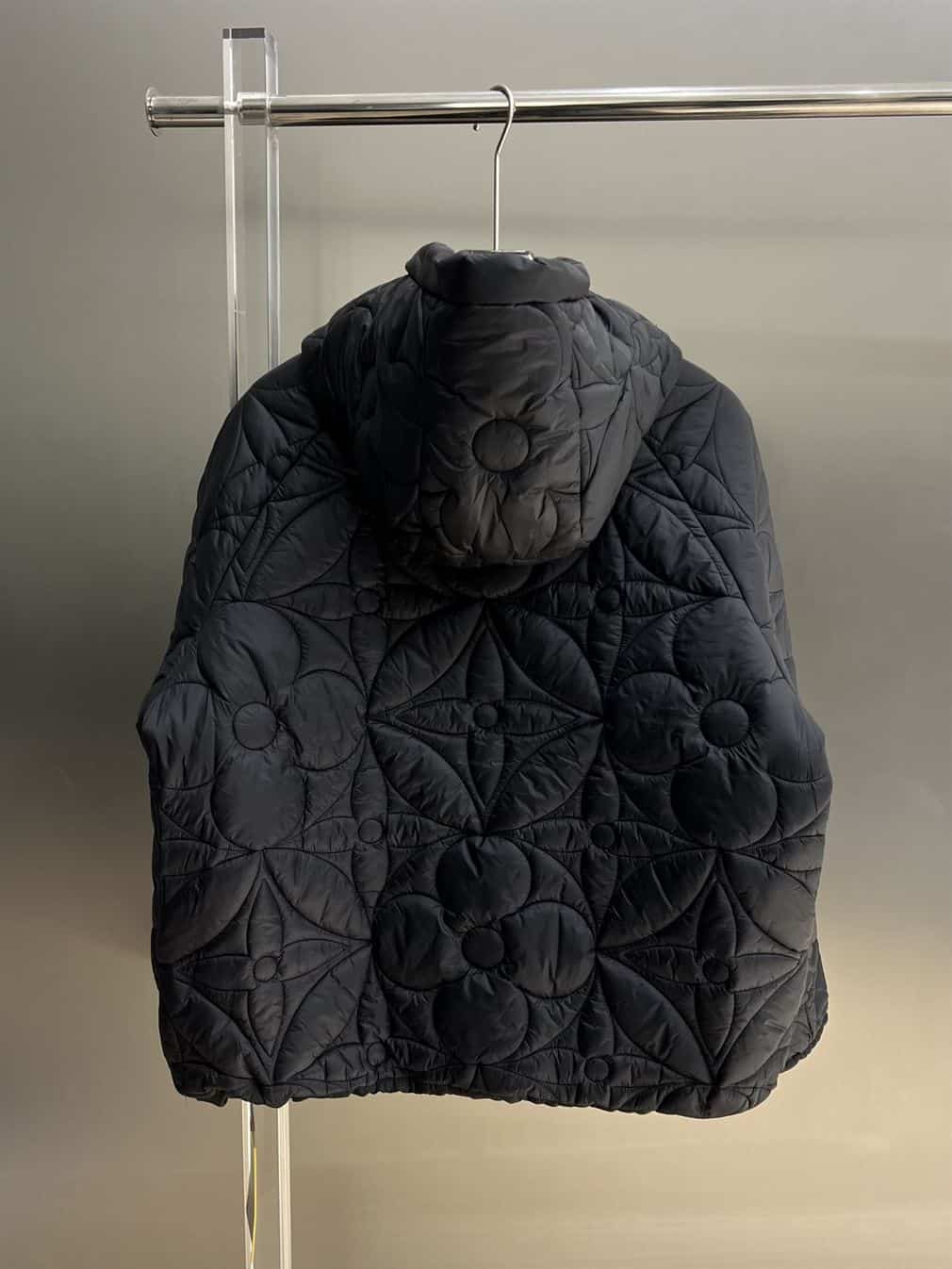 LOUIS VUITTON REVERSIBLE MONOGRAM PUFFER JACKET – LVC028
