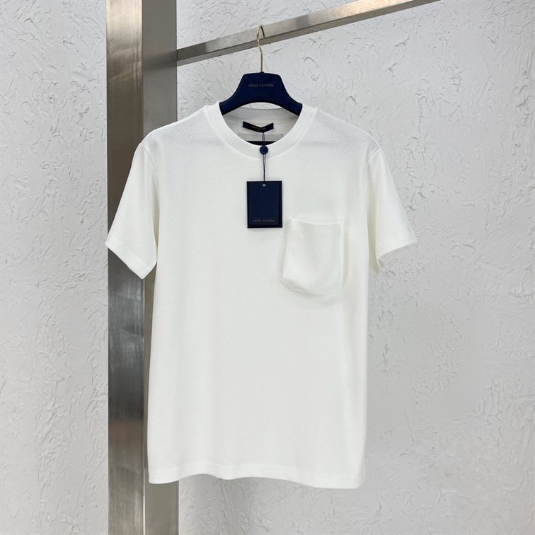 LOUIS VUITTON SIGNATURE 3D POCKET MONOGRAM T-SHIRT – LVTS047