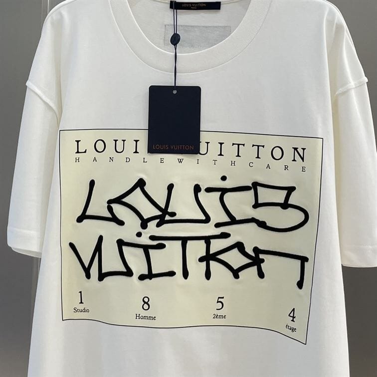 LOUIS VUITTON SIGNATURE PRINT T-SHIRT – LVTS046
