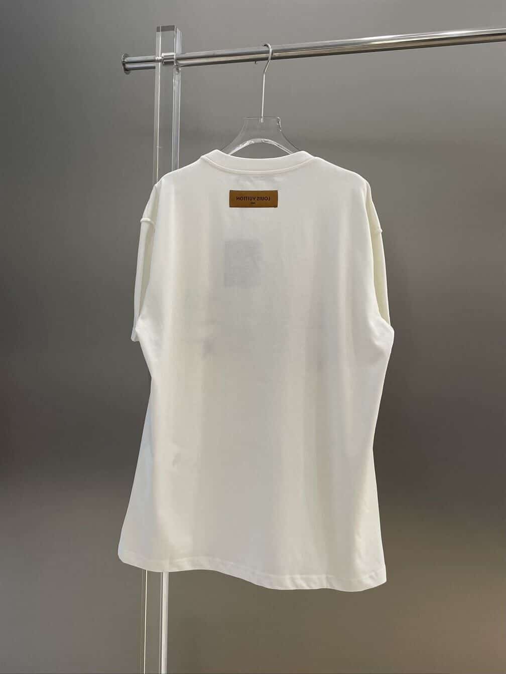 LOUIS VUITTON SIGNATURE PRINT T-SHIRT – LVTS046