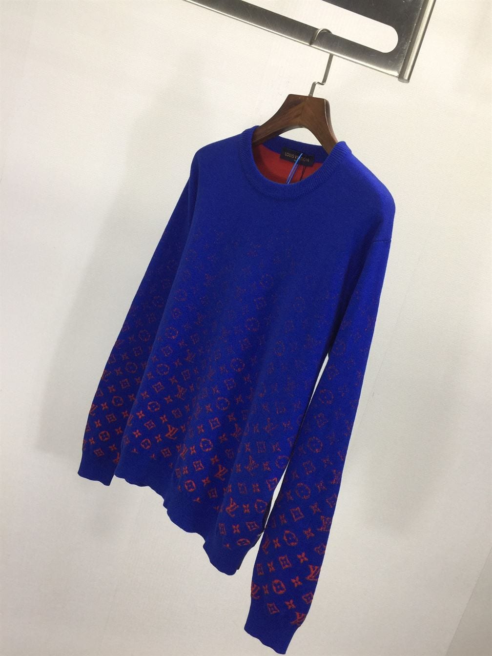 LVSE MONOGRAM DEGRADÉ CREWNECK – LVH008
