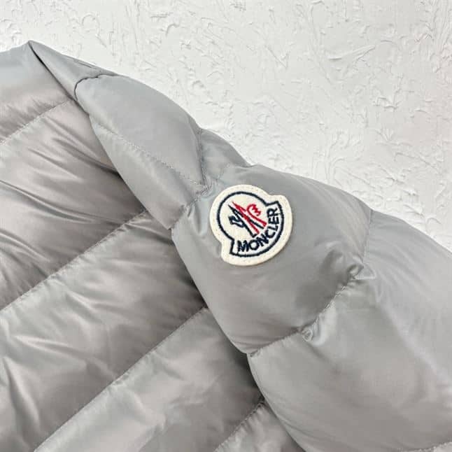 MONCLER ACORUS QUILTED DOWN JACKET IN GREY – MC058