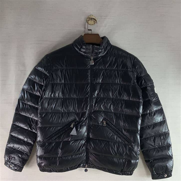 MONCLER ACORUS SHORT DOWN JACKET – MC106