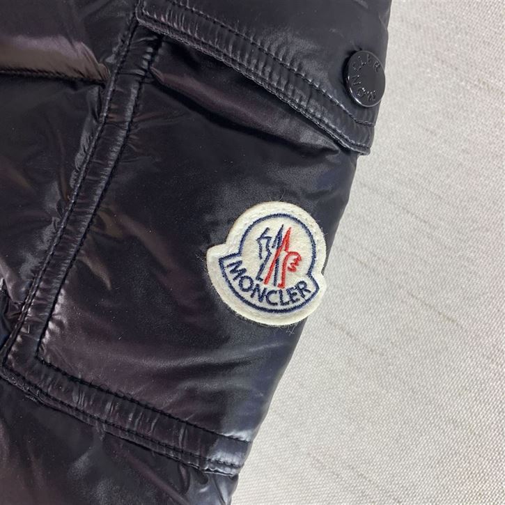 MONCLER ACORUS SHORT DOWN JACKET – MC106