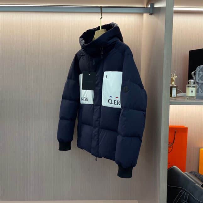 MONCLER AMBOISE SHORT DOWN COAT – MC039