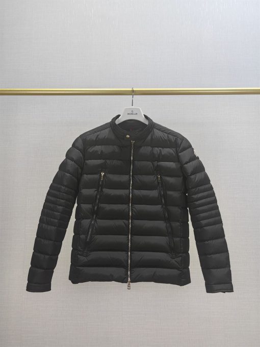 MONCLER AMIOT SHORT DOWN JACKET BLACK – MC091