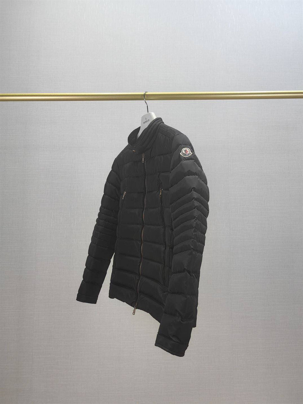 MONCLER AMIOT SHORT DOWN JACKET BLACK – MC091