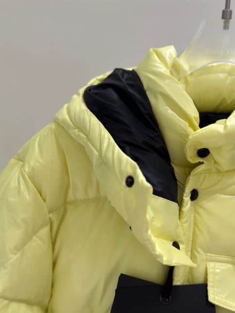 MONCLER ANTHEMIOCK SHORT DOWN JACKET – MC042