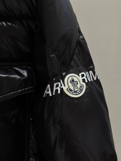 MONCLER ANTHEMIOCK SHORT DOWN JACKET – MC044