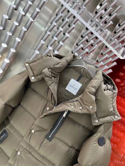 MONCLER BAUGES LEATHER-TRIMMED QUILTED SHELL HOODED DOWN JACKET – MC084