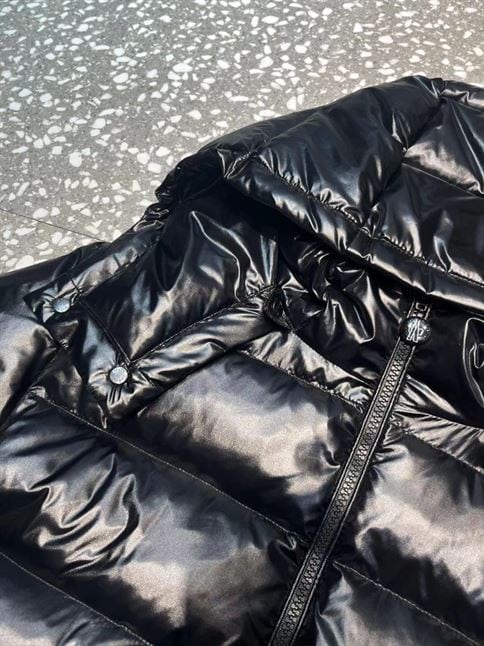 MONCLER BLACK DOWN SAULX PUFFER JACKET – MC025