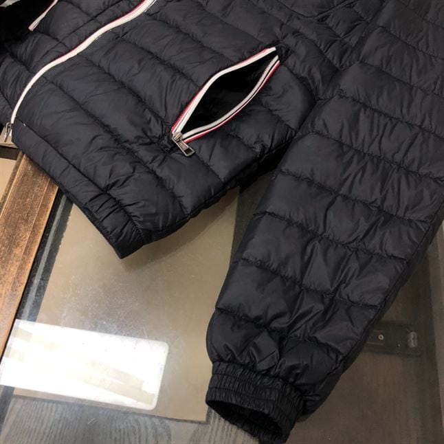 MONCLER BLACK PUFFER HOODED JACKET – MC071