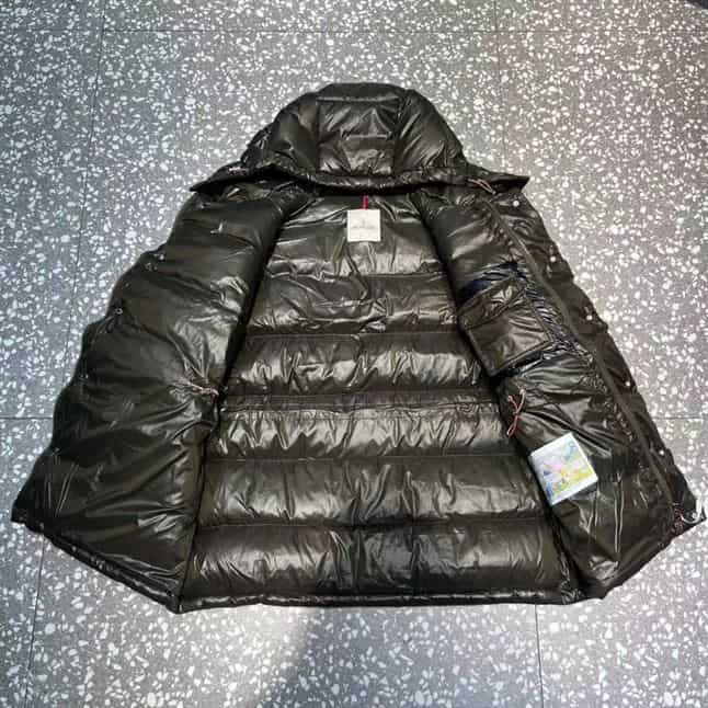 MONCLER BUTTONED LONG-SLEEVED JACKET – MC043