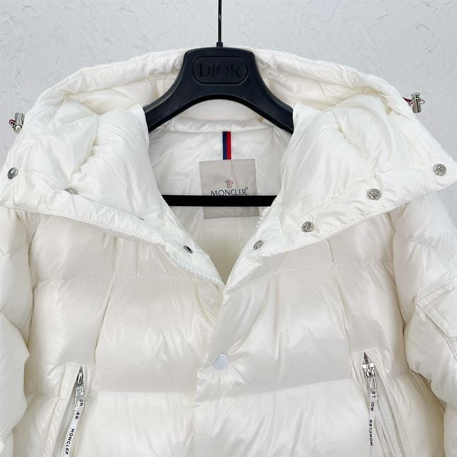 MONCLER CHIABLESE LONG PARKA JACKET IN WHITE – MC051