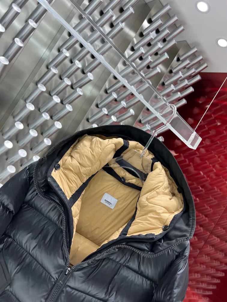 MONCLER COAT – MC132