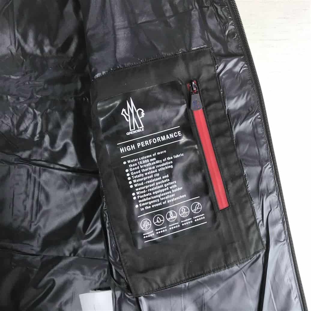 MONCLER COAT – MC134