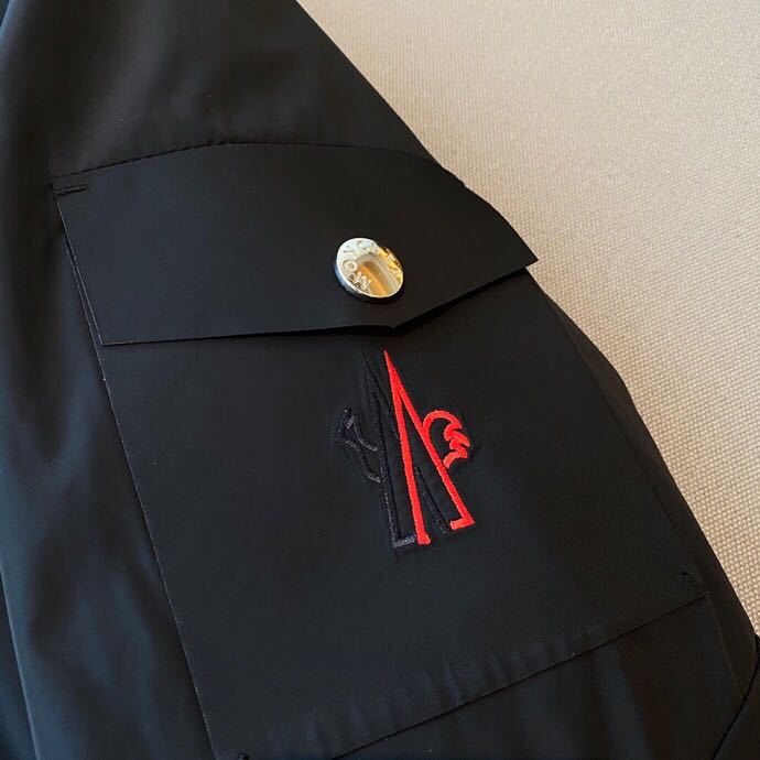 MONCLER COAT – MC137