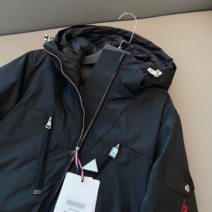 MONCLER COAT – MC137