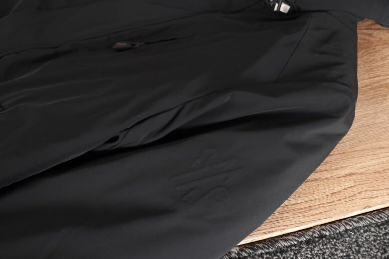 MONCLER COAT – MC138