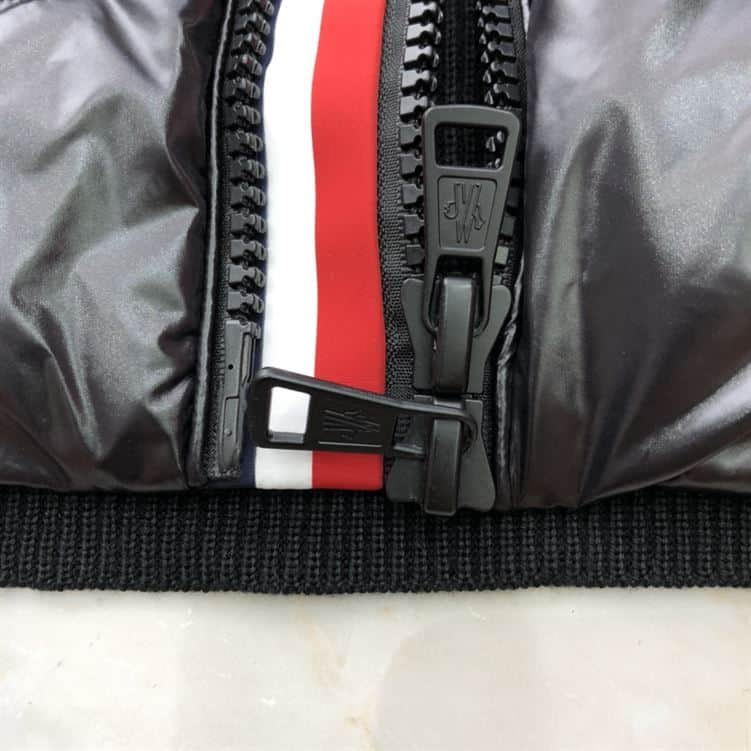 MONCLER COAT FOR MEN – MC001