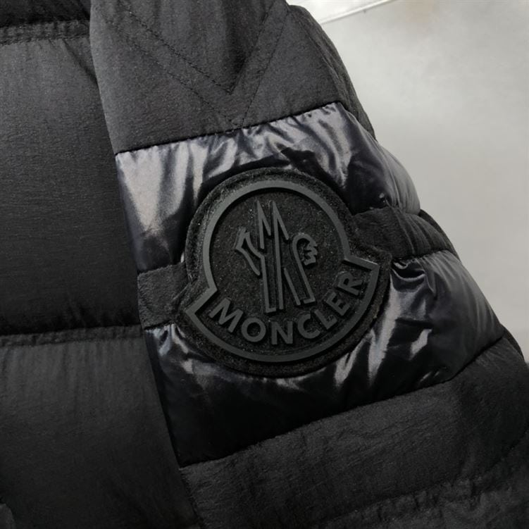 MONCLER COAT FOR MEN – MC003