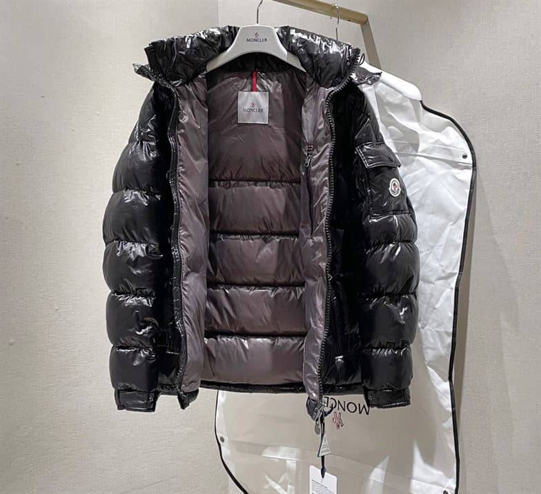 MONCLER COAT FOR MEN – MC009