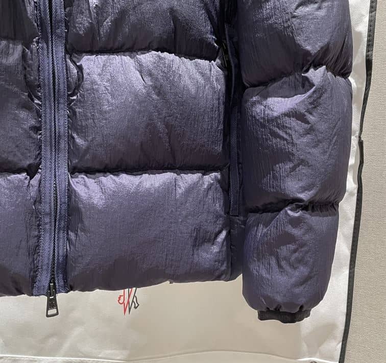 MONCLER COAT FOR MEN – MC014