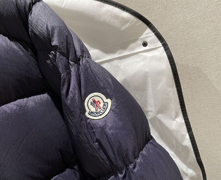 MONCLER COAT FOR MEN – MC014