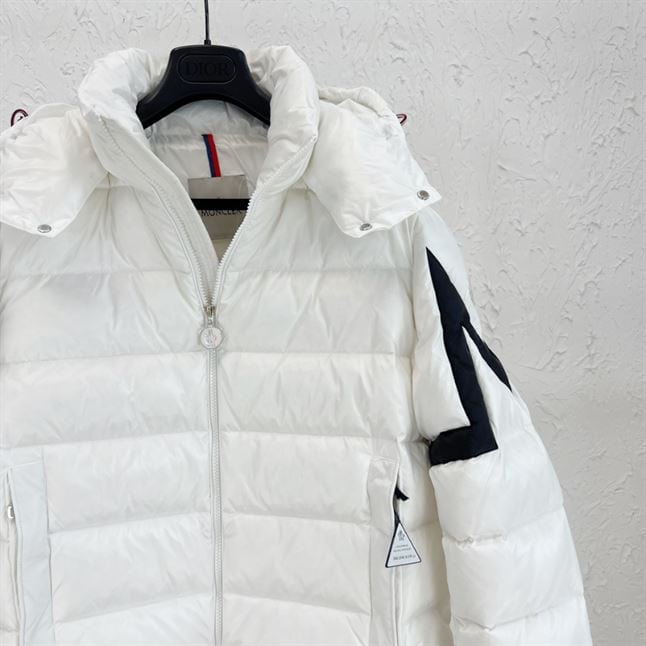 MONCLER CORYDATE PADDED JACKET – MC045