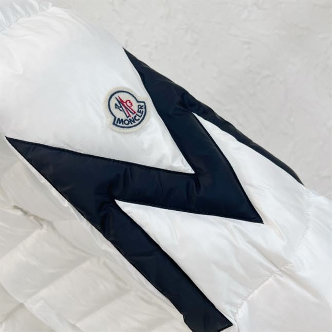 MONCLER CORYDATE PADDED JACKET – MC045