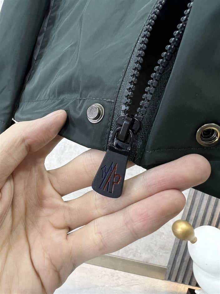 MONCLER GUIERS RAIN JACKET – MC101