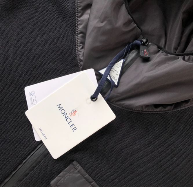 MONCLER HOODED WOOL CARDIGAN – MC041