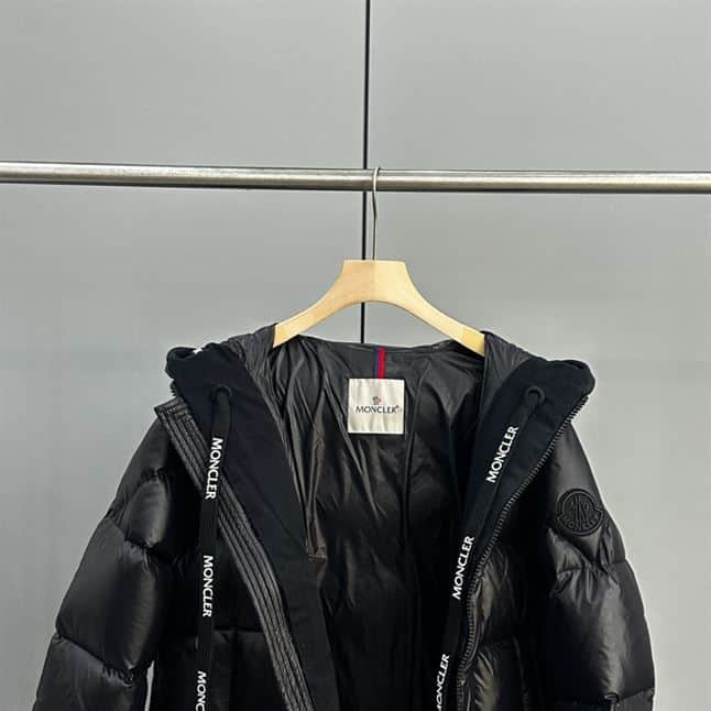 MONCLER JACKETS – MC055