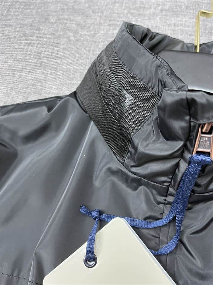 MONCLER NIRE RAIN JACKET BLACK – MC092