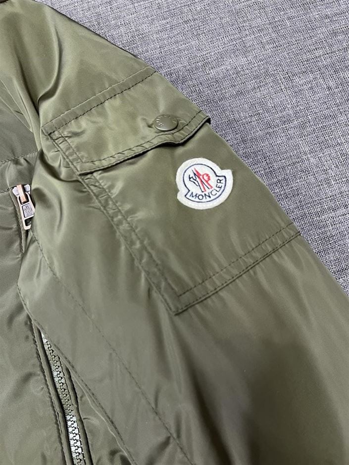 MONCLER NIRE RAIN JACKET GREEN – MC093