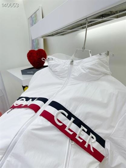 MONCLER OLARGUES HOODED DOWN JACKET – MC113