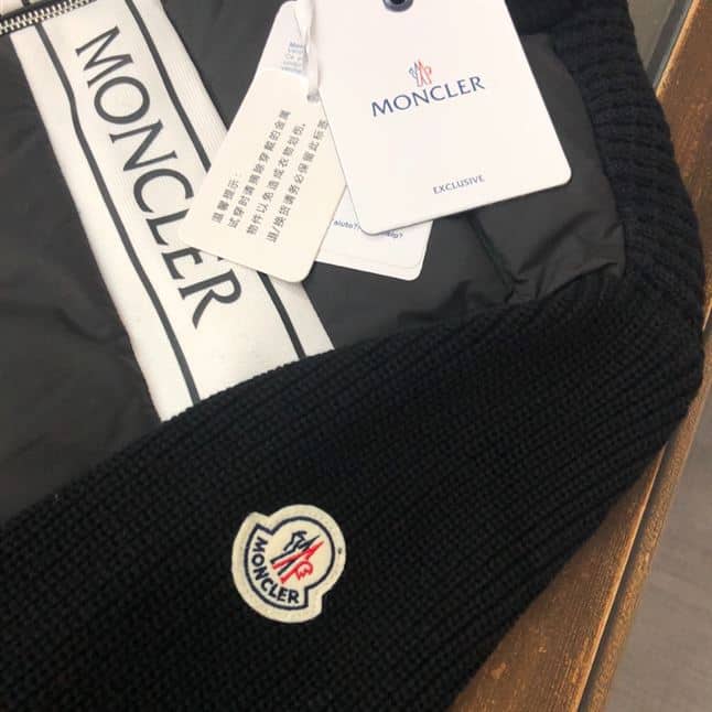 MONCLER PADDED CARDIGAN WITH ZIP – MC066