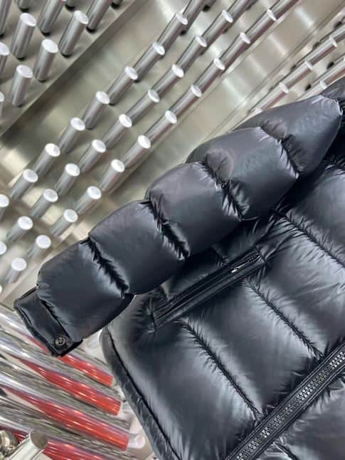 MONCLER PADDED DOWN JACKET – MC082