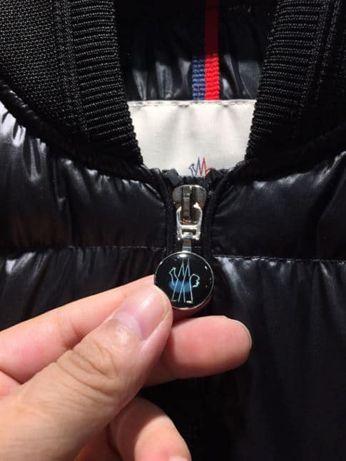 MONCLER PUFFER MERLAT BOMBER JACKET – MC033