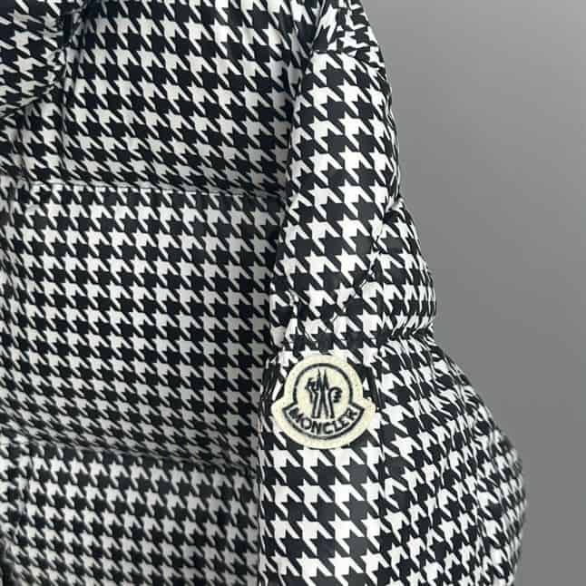 MONCLER SOCOTRINE SHORT DOWN JACKET – MC057