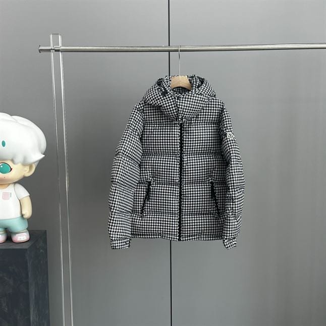 MONCLER SOCOTRINE SHORT DOWN JACKET – MC057