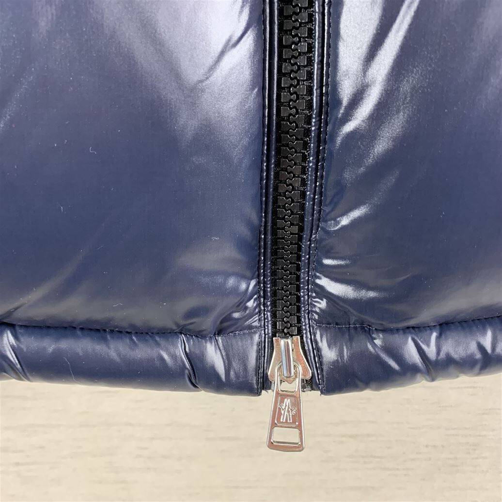 MONCLER WOLLASTON SHORT DOWN JACKET – MC103
