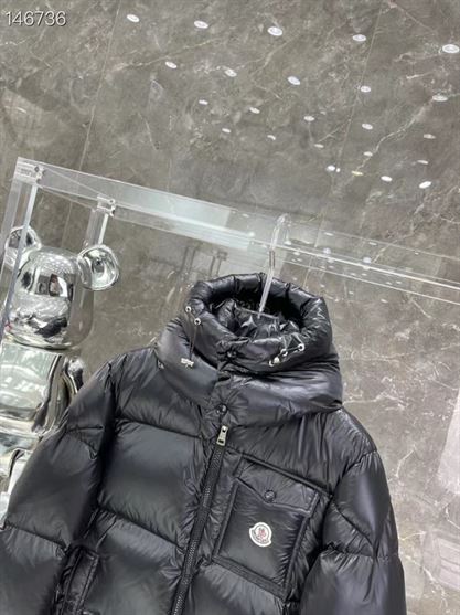 MONCLER WOLLASTON SHORT DOWN JACKET – MC114