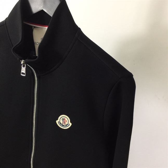 MONCLER ZIPPED SWEATSHIRT – MC068