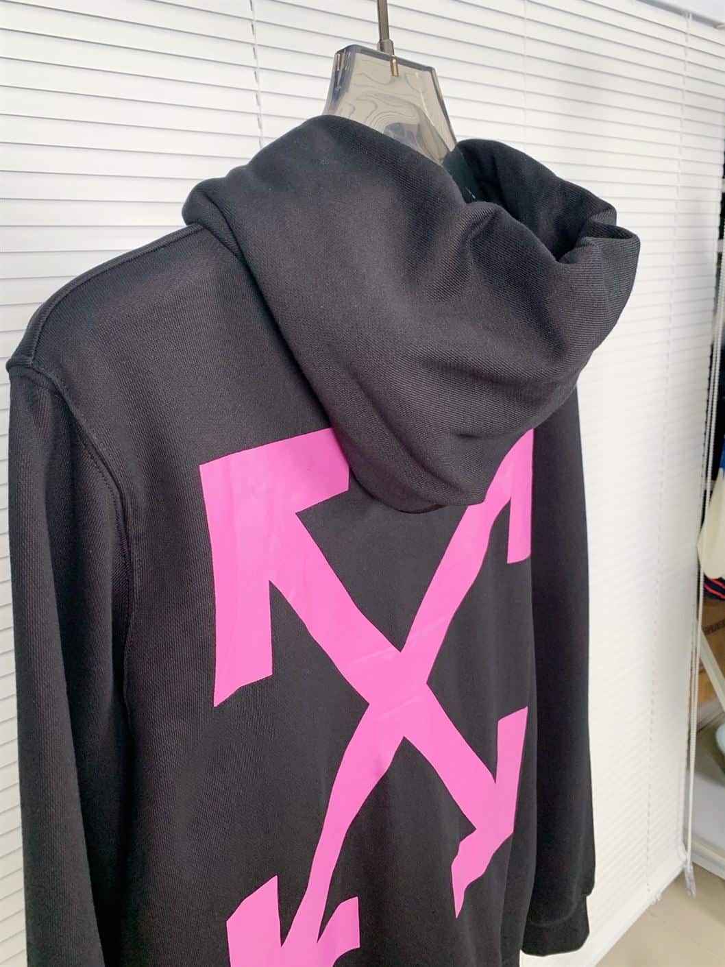 OFF-WHITE ARROW CARAVAGGIO MERCY SKATE HOODIE BLACK PURPLE – OS014