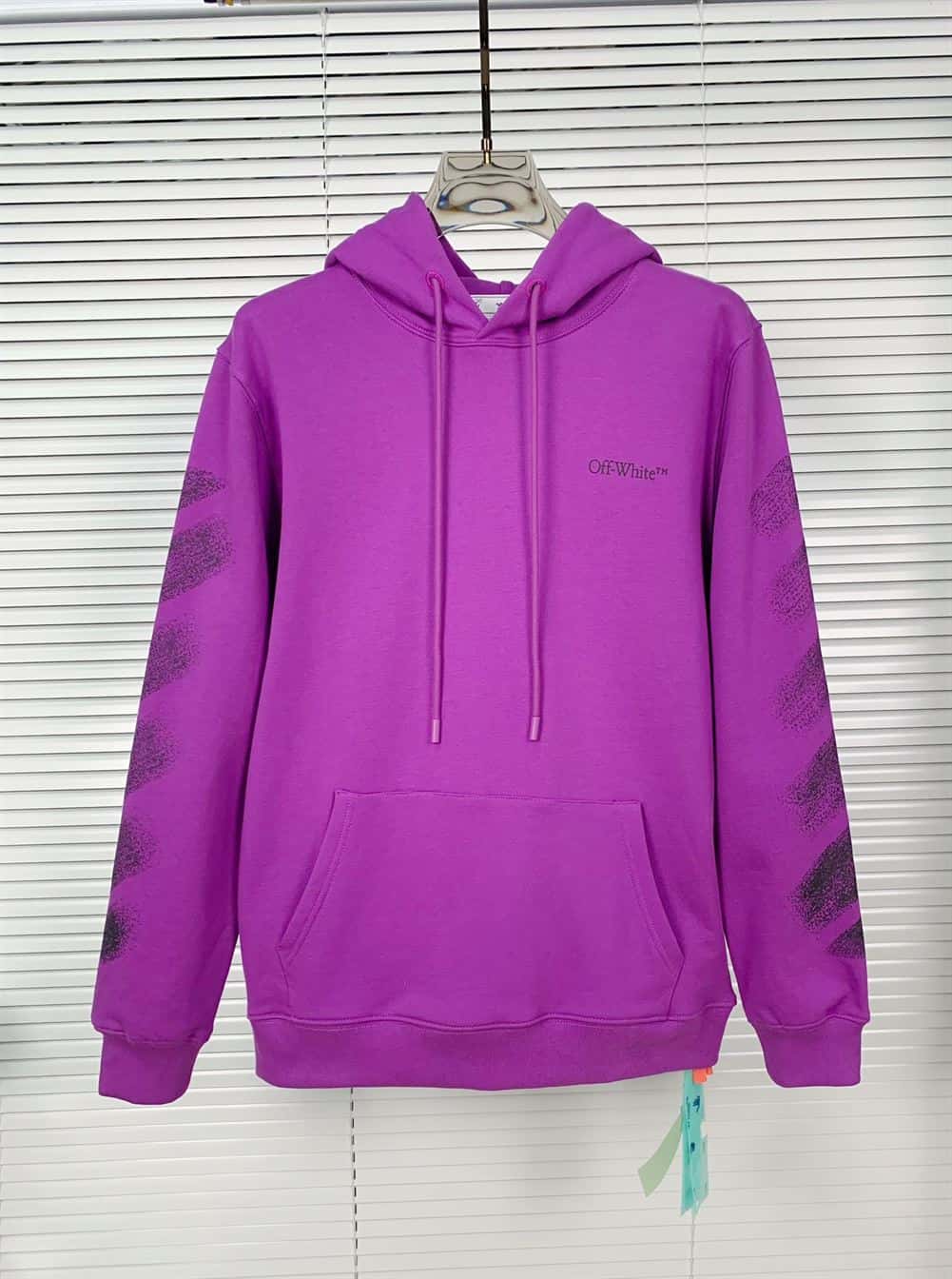 OFF-WHITE ARROWS-PRINT DRAWSTRING HOODIE – OS013