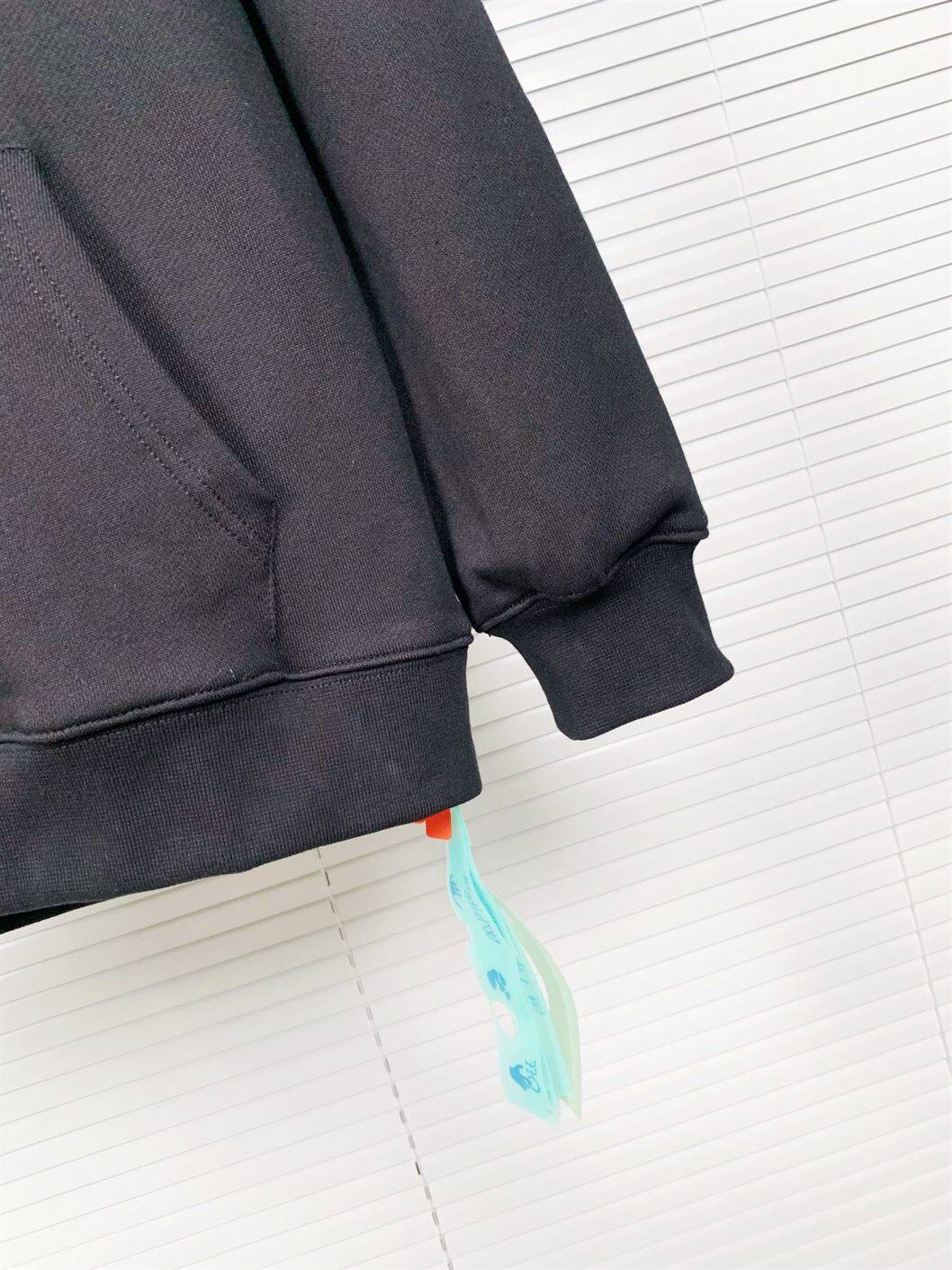 OFF-WHITE COTTON SWEATSHIRT – OS017